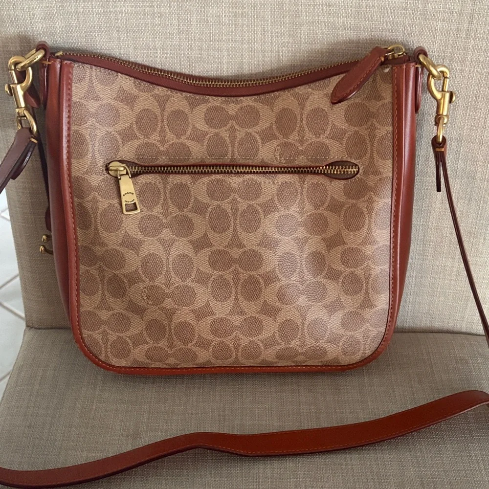 Coach Chaise Crossbody Signature Canvas Tan Rust Gently Used Looks New - Picture 3 of 7